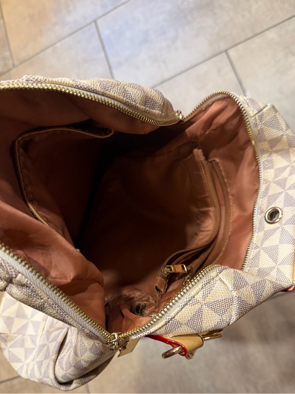 Handbag - Picture 4 of 4